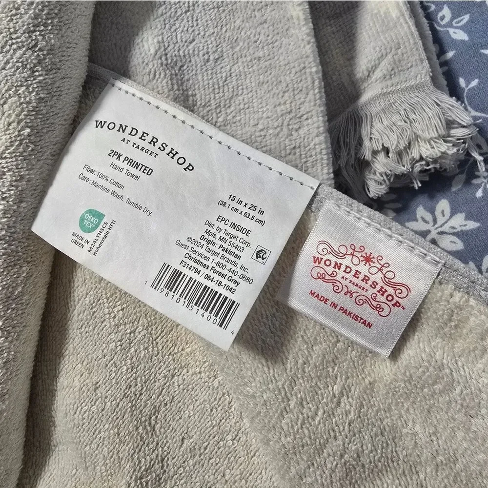 Nwt Bundle of four Christmas Wondershop Kitchen Towels 15